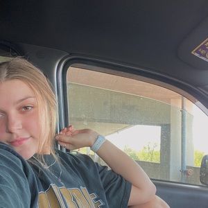 Meet your Posher, Joei